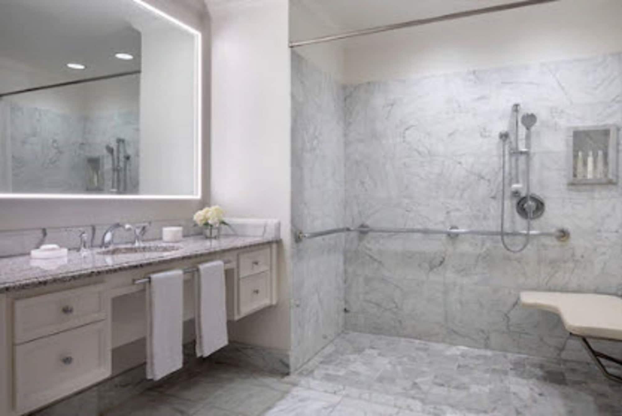 Four Seasons Hotel Los Angeles At Уэстлейк-Виллидж Экстерьер фото