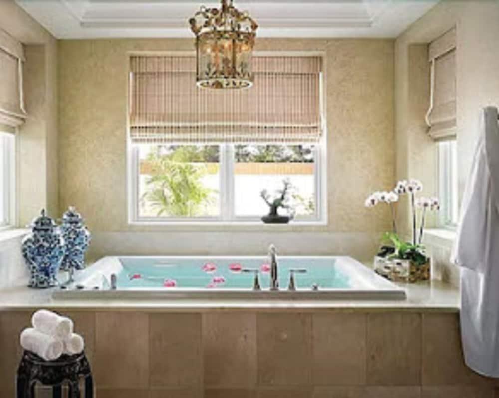 Four Seasons Hotel Los Angeles At Уэстлейк-Виллидж Экстерьер фото